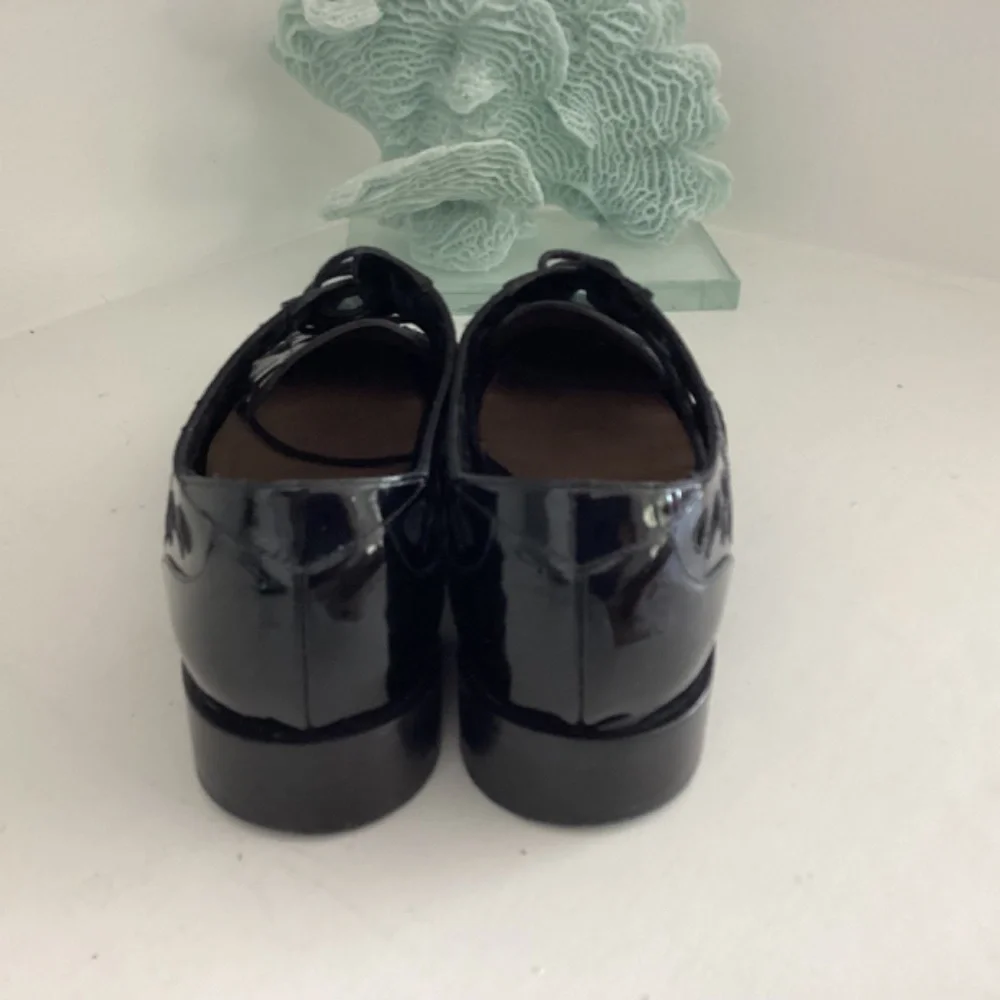 REDUCED VALENTINO PATENT LEATHER EYELET TRIM OXFORS SHOES size 37.5 7.5
